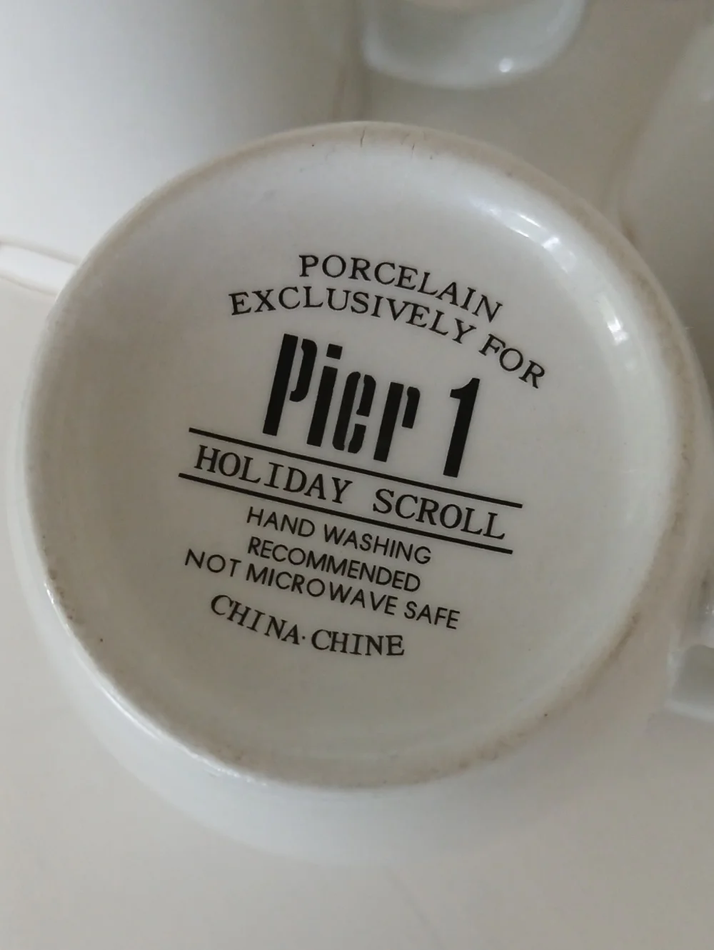 Pier 1 Holiday Scroll Gold Swirl Rim Red Berry Dot White Cup Mug 8 oz Set of 4